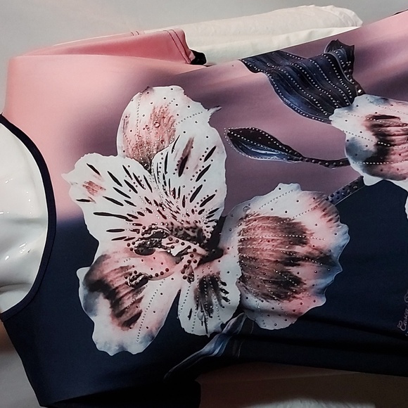 Ladies XL short sleeve rhinestone Tunic top - Picture 2 of 7